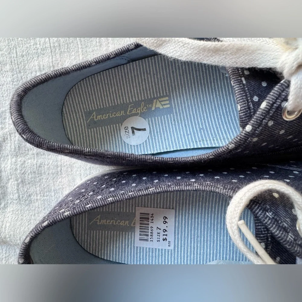 American Eagle Outfitters Navy with White Polka Dots Canvas Sneakers size 7